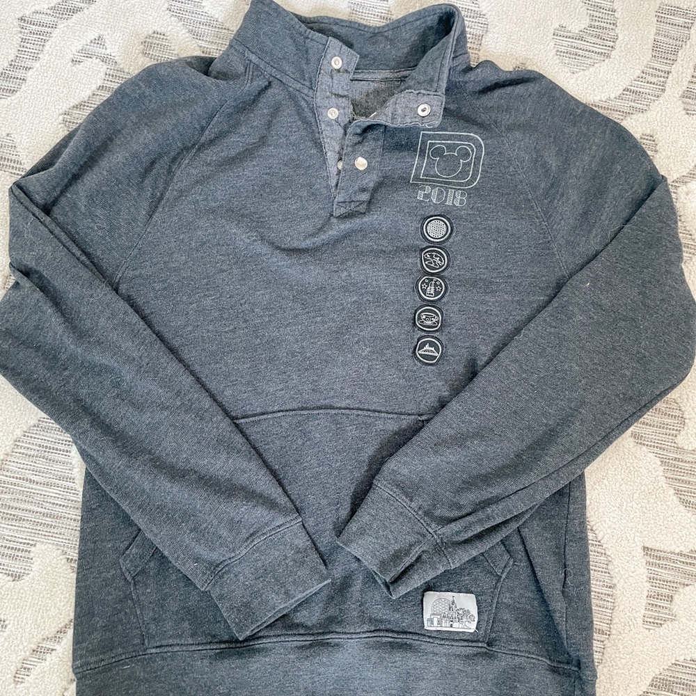 Women’s 2018 Disney World Pullover